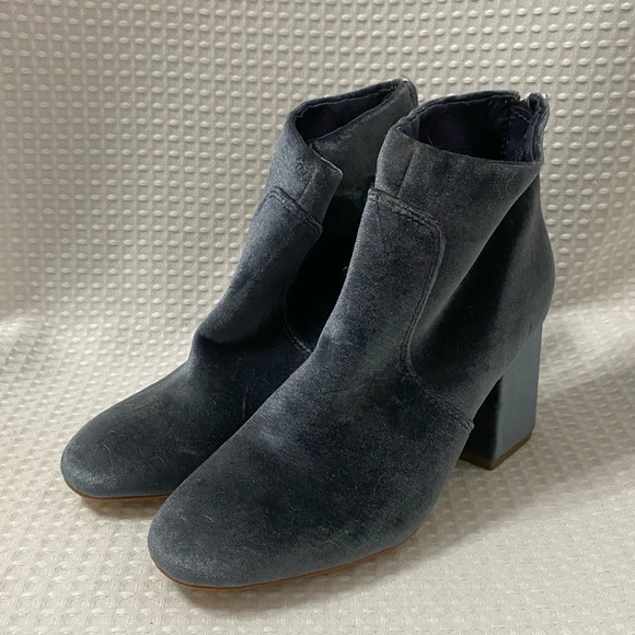 NEW W/O BOX LOFT Velvet Ankle Booties - Picture 3 of 5